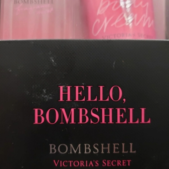 🆕️ NIB Victoria's Secret Bombshell Gift Set - Picture 5 of 7